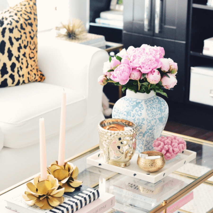 How to decorate your coffee table like a pro