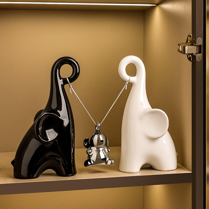 Showpiece Bond Beyond Time Ceramic Elephant Family Table Showpiece
