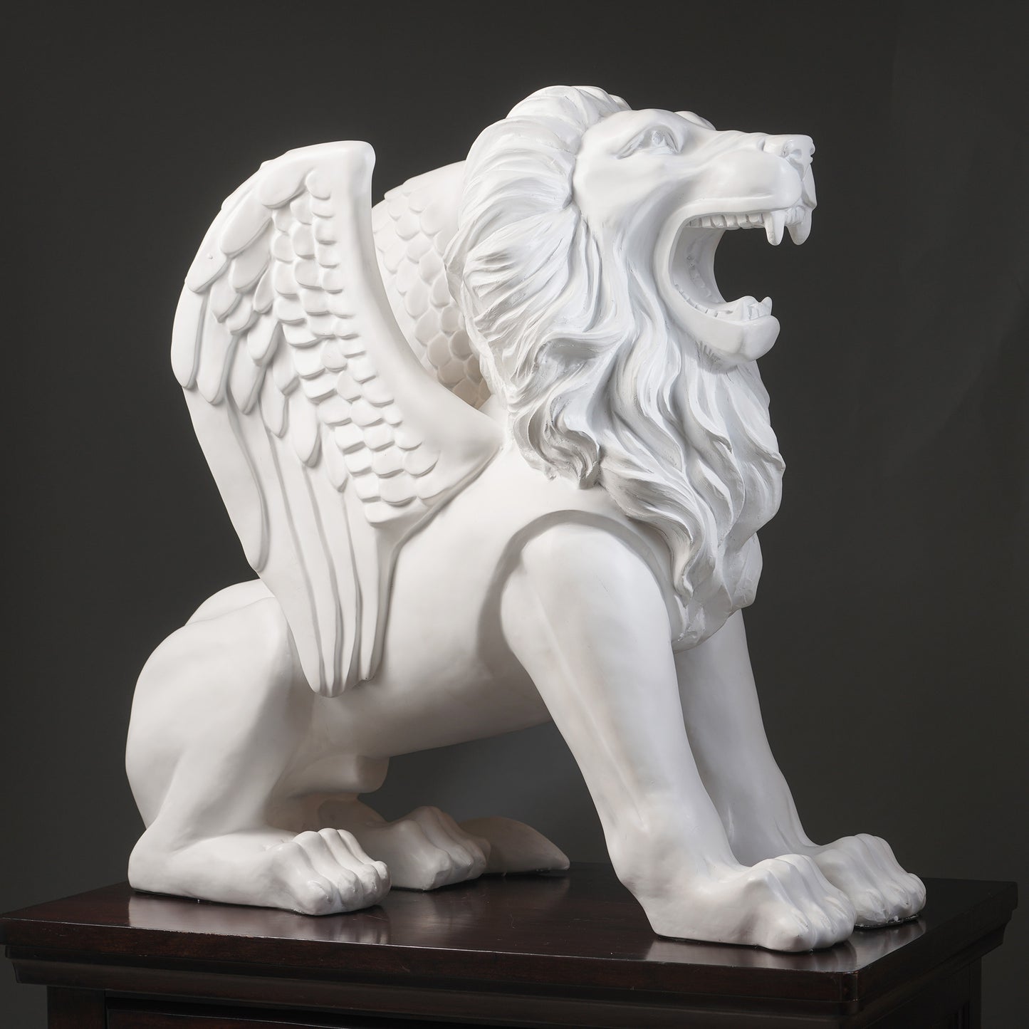 Showpiece The Blizzard Guardian: Roaring Lion Sculpture 2.3 Feet