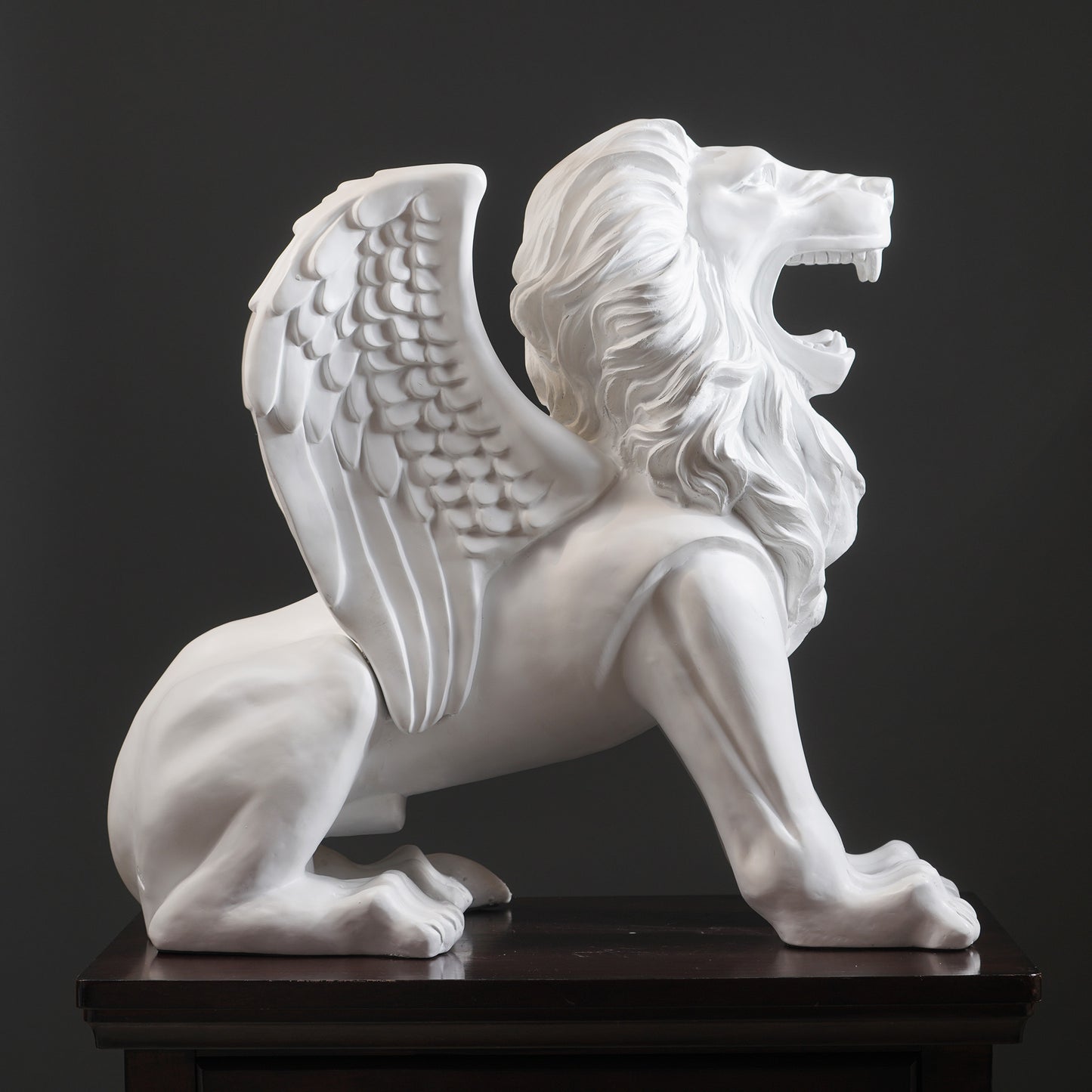 Showpiece The Blizzard Guardian: Roaring Lion Sculpture 2.3 Feet