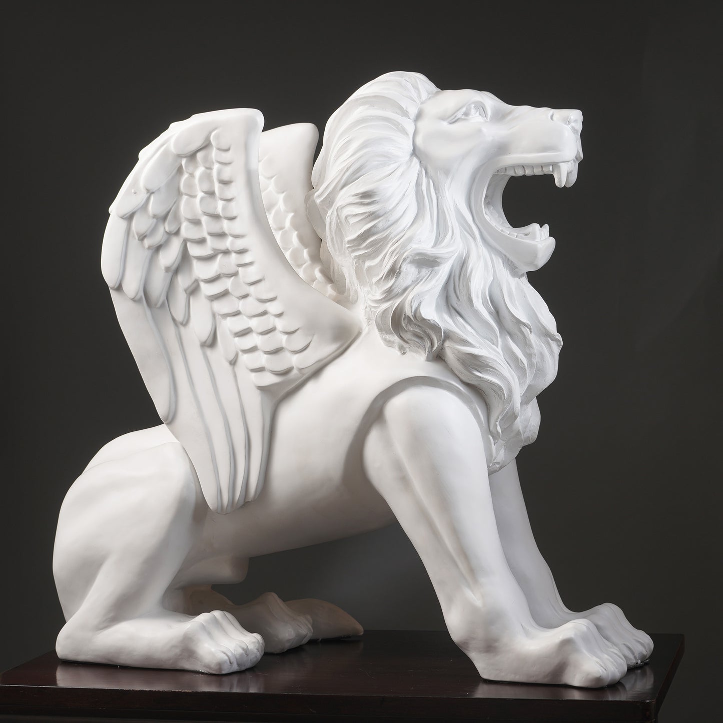 Showpiece The Blizzard Guardian: Roaring Lion Sculpture 2.3 Feet