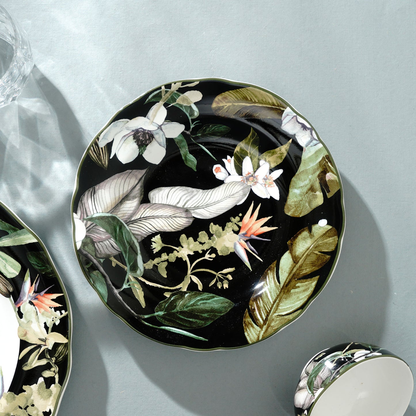 Dinner Plate Tropical Escape Floral Theme Fine Porcelain Black Dinner Plates (Set of 6)