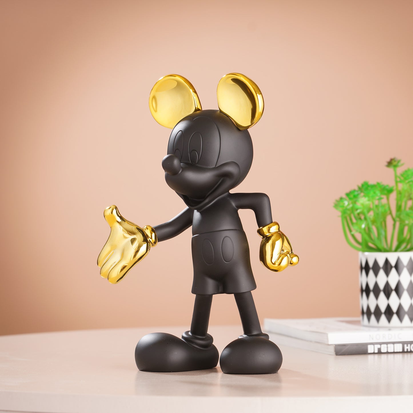 Showpiece Glimpses of Innocence - Mickey & Minnie Mouse Table Showpiece - Black & Gold