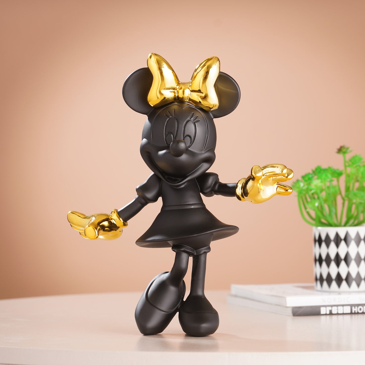 Showpiece Glimpses of Innocence - Mickey & Minnie Mouse Table Showpiece - Black & Gold