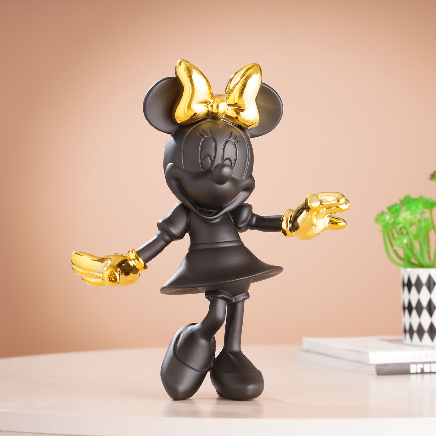 Showpiece Glimpses of Innocence - Mickey & Minnie Mouse Table Showpiece - Black & Gold