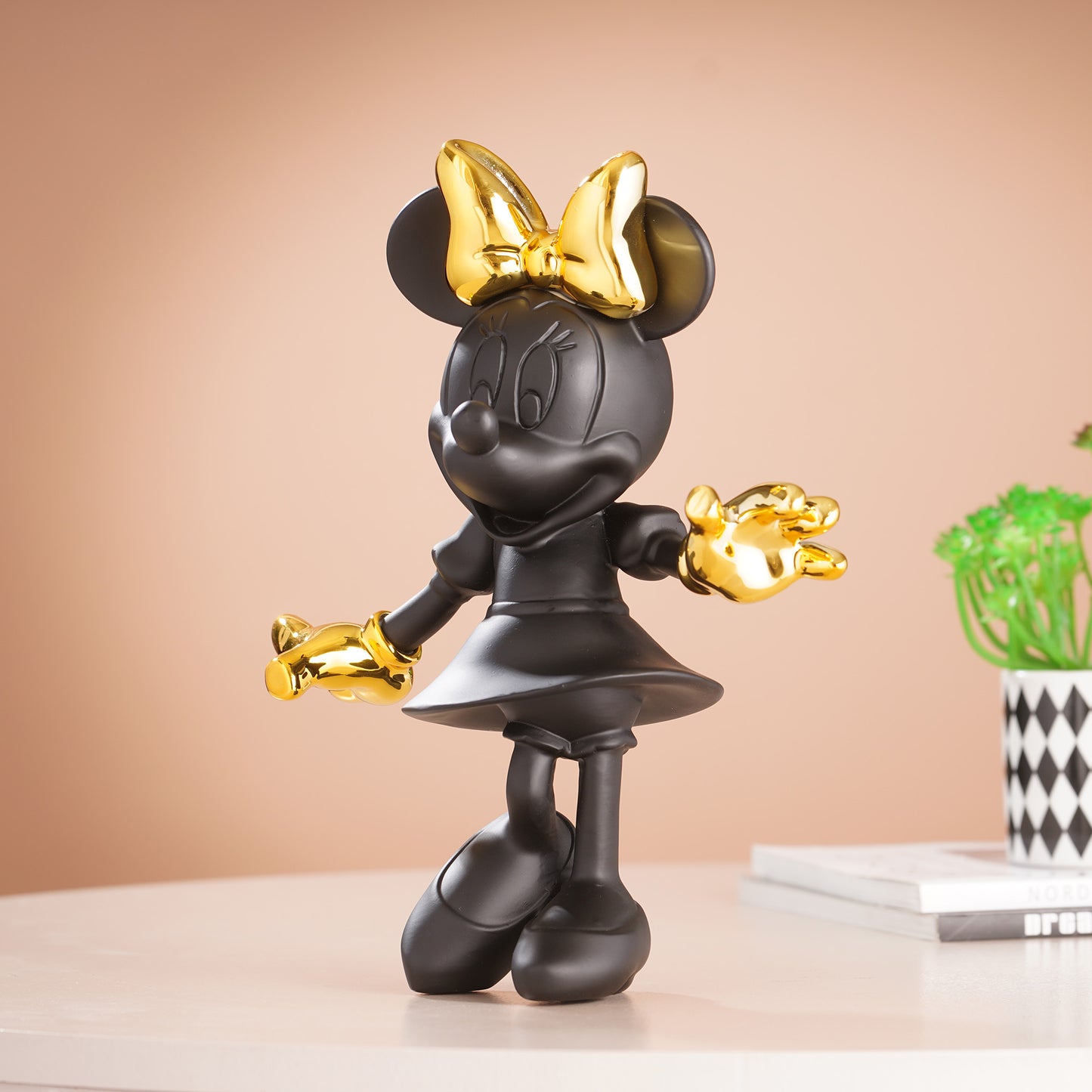 Showpiece Glimpses of Innocence - Mickey & Minnie Mouse Table Showpiece - Black & Gold