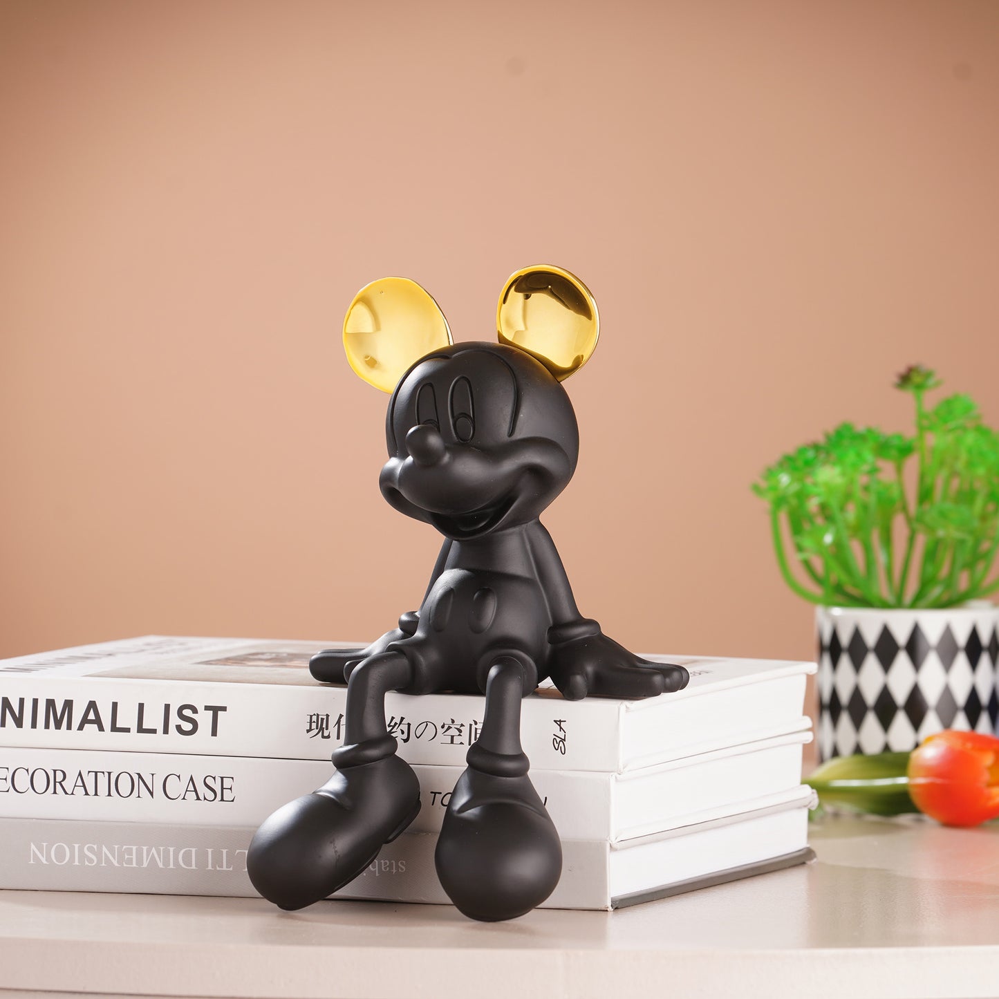 Showpiece Glimpses of Innocence - Mickey & Minnie Mouse Table Showpiece - Black & Gold