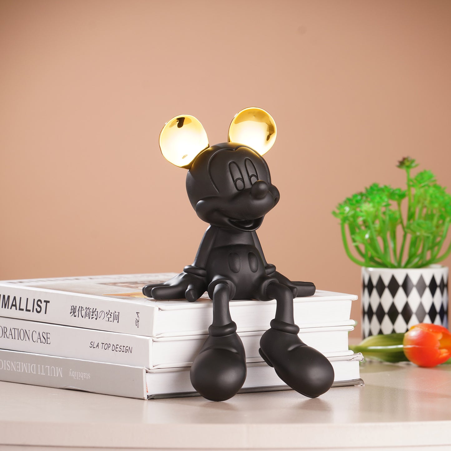 Showpiece Glimpses of Innocence - Mickey & Minnie Mouse Table Showpiece - Black & Gold