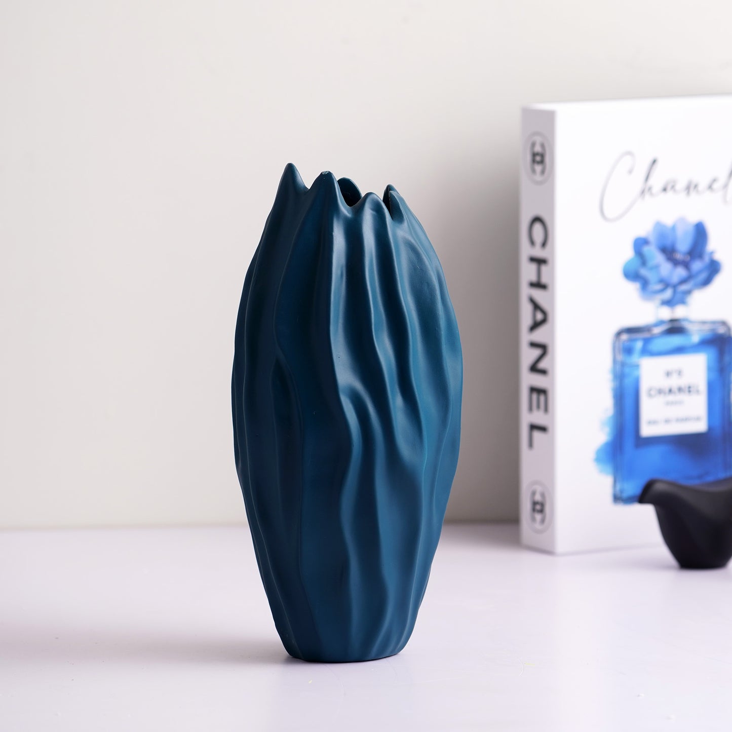 Table Vase Deep Whirl - Blue Table Vase