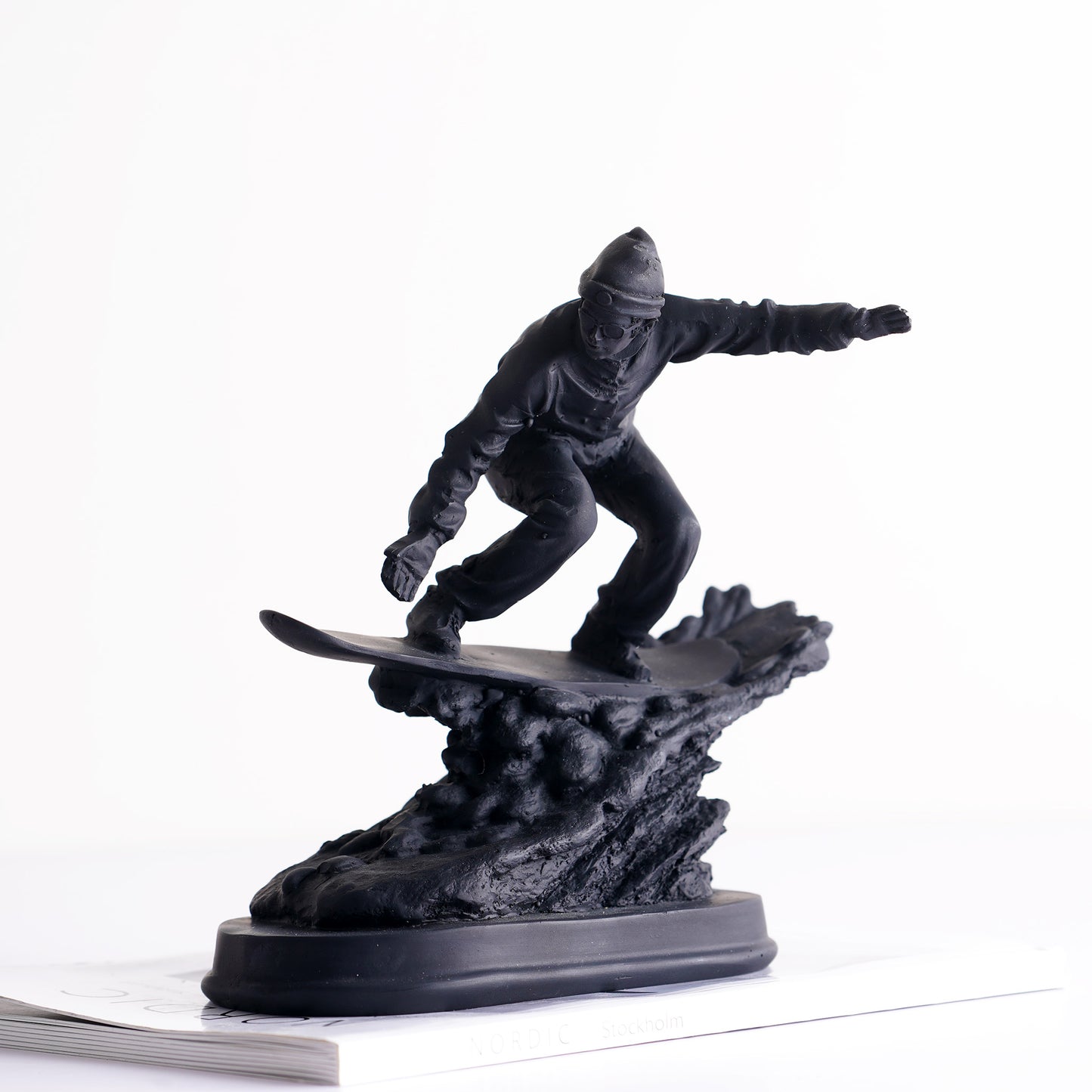 Showpiece Edge of the Wild - Snowboarding Human Figurine