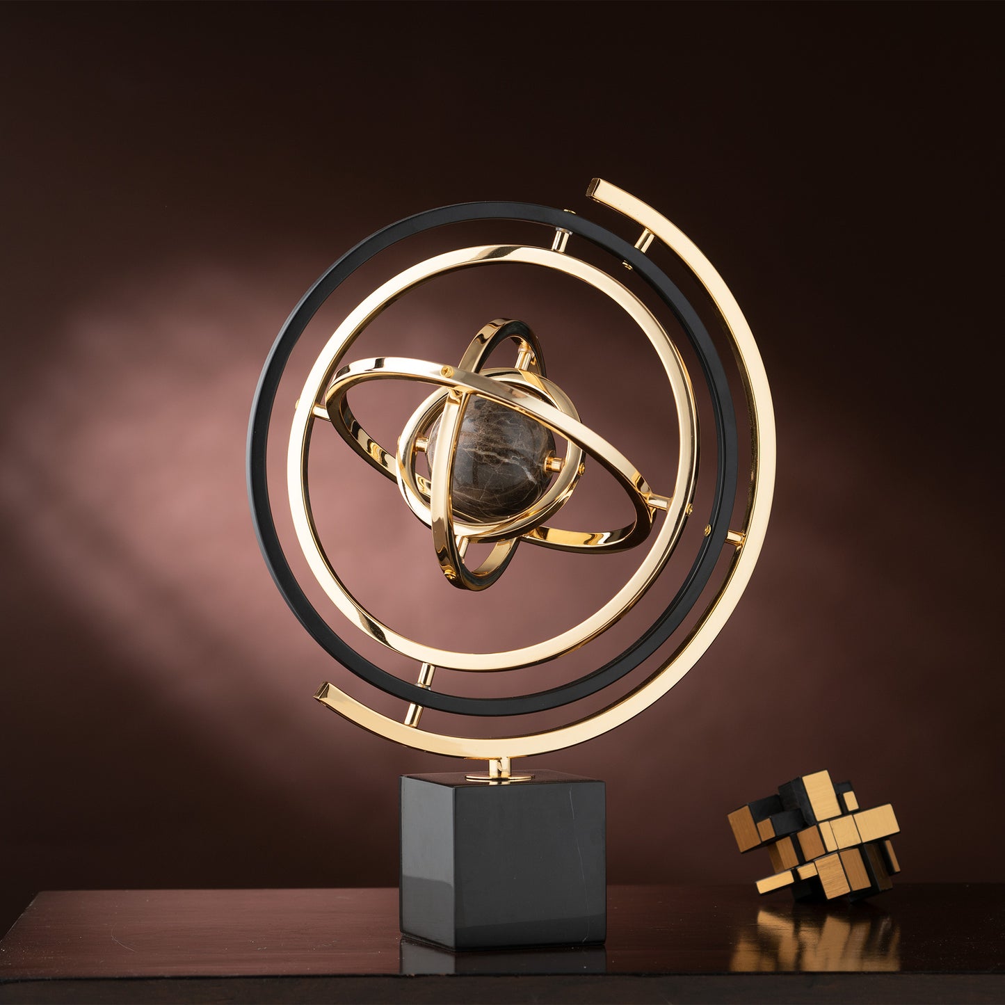 Showpiece Columbus’ Compass - Metal & Marble Table Showpiece