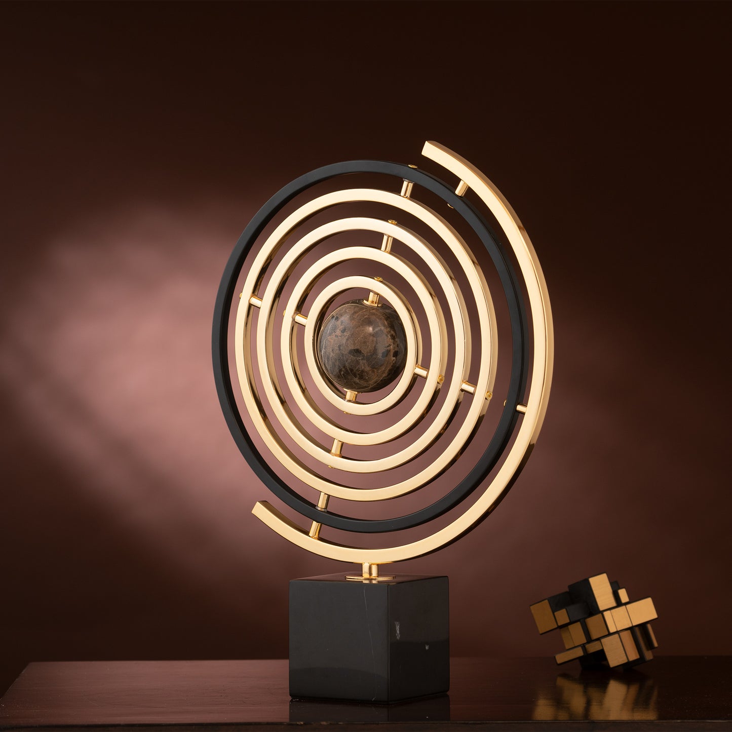 Showpiece Columbus’ Compass - Metal & Marble Table Showpiece