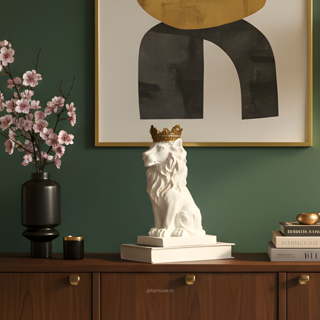 Sovereign - Lion Showpiece