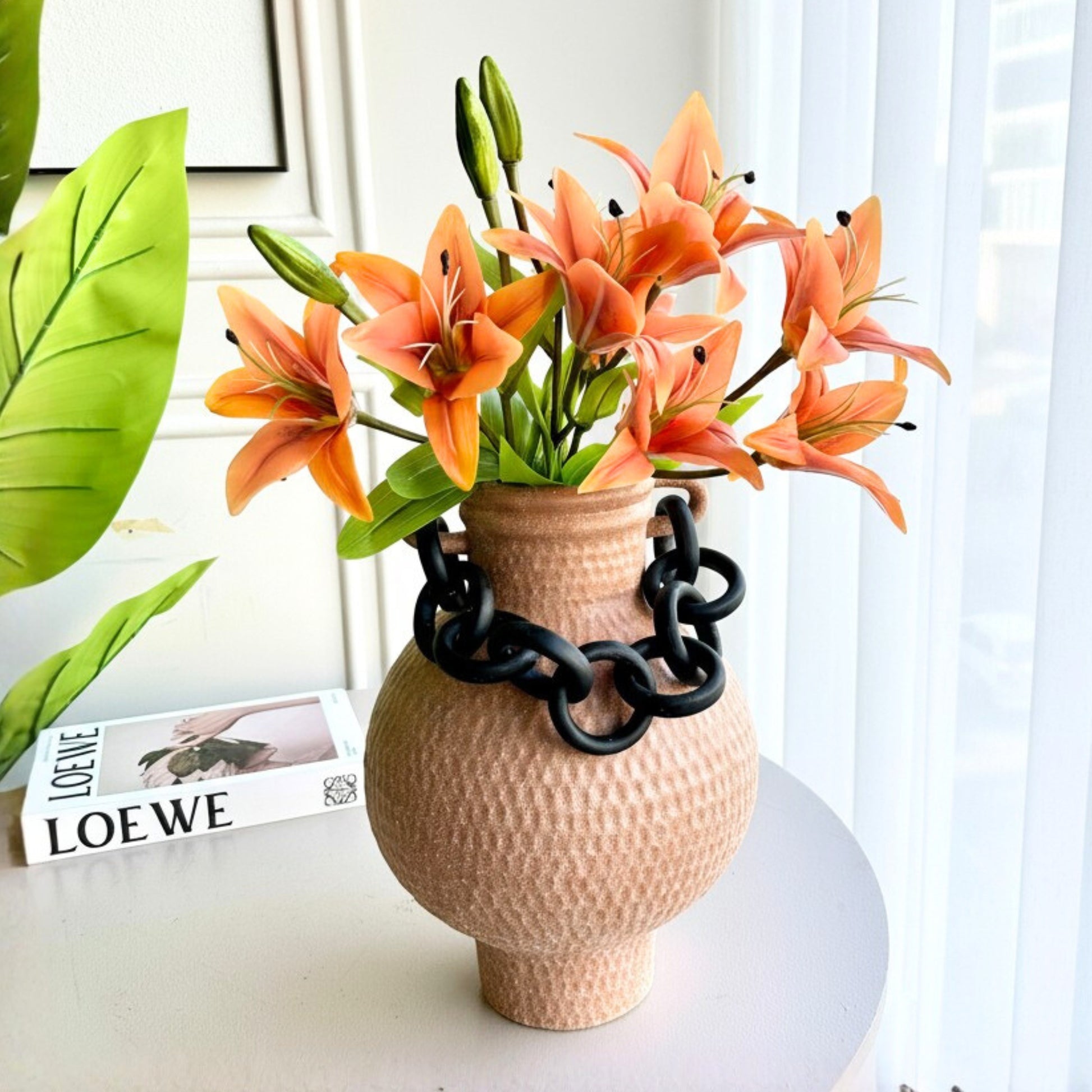 Hearth by La Muse – Handmade Ceramic Vase for Modern Homes