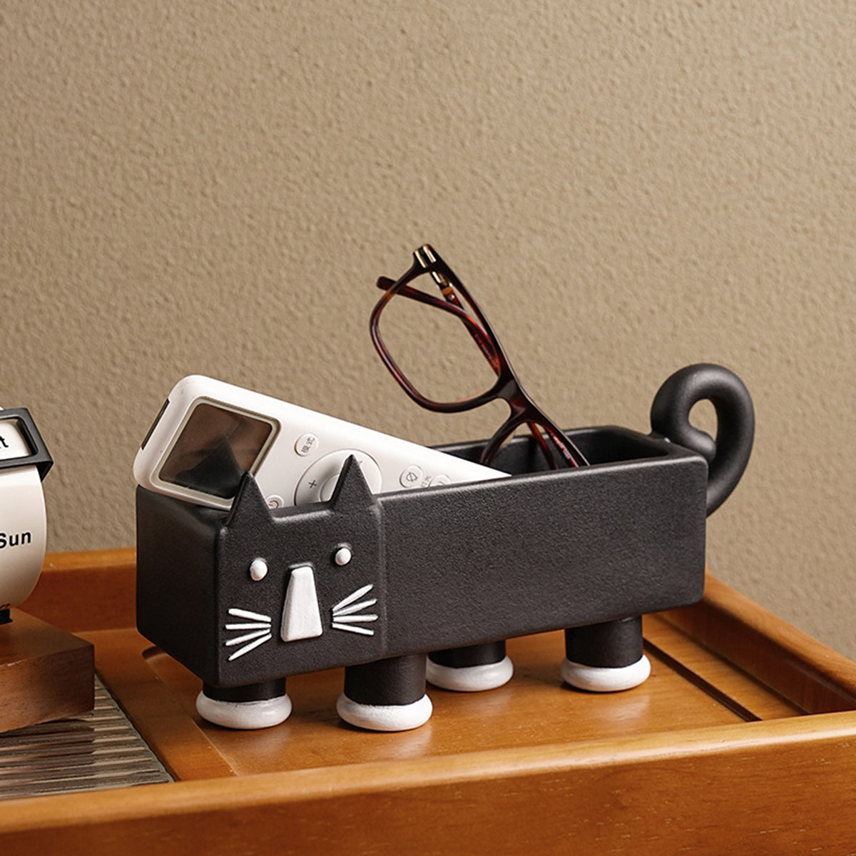 Mr.Whiskers - Cat Showpiece and Organizer