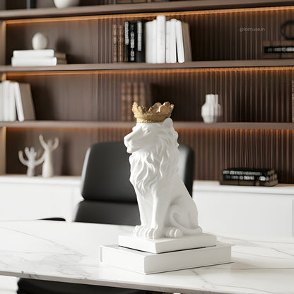 Sovereign - Lion Showpiece