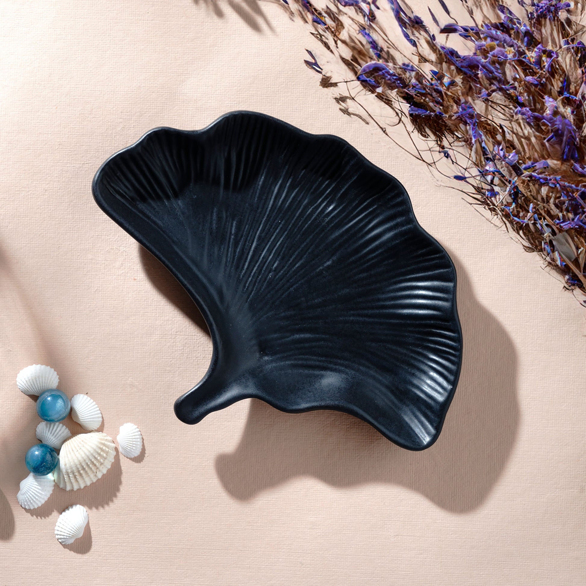 Platter Petal Platter Fine Porcelain Leaf Shaped Platter & Snack Plate - Black
