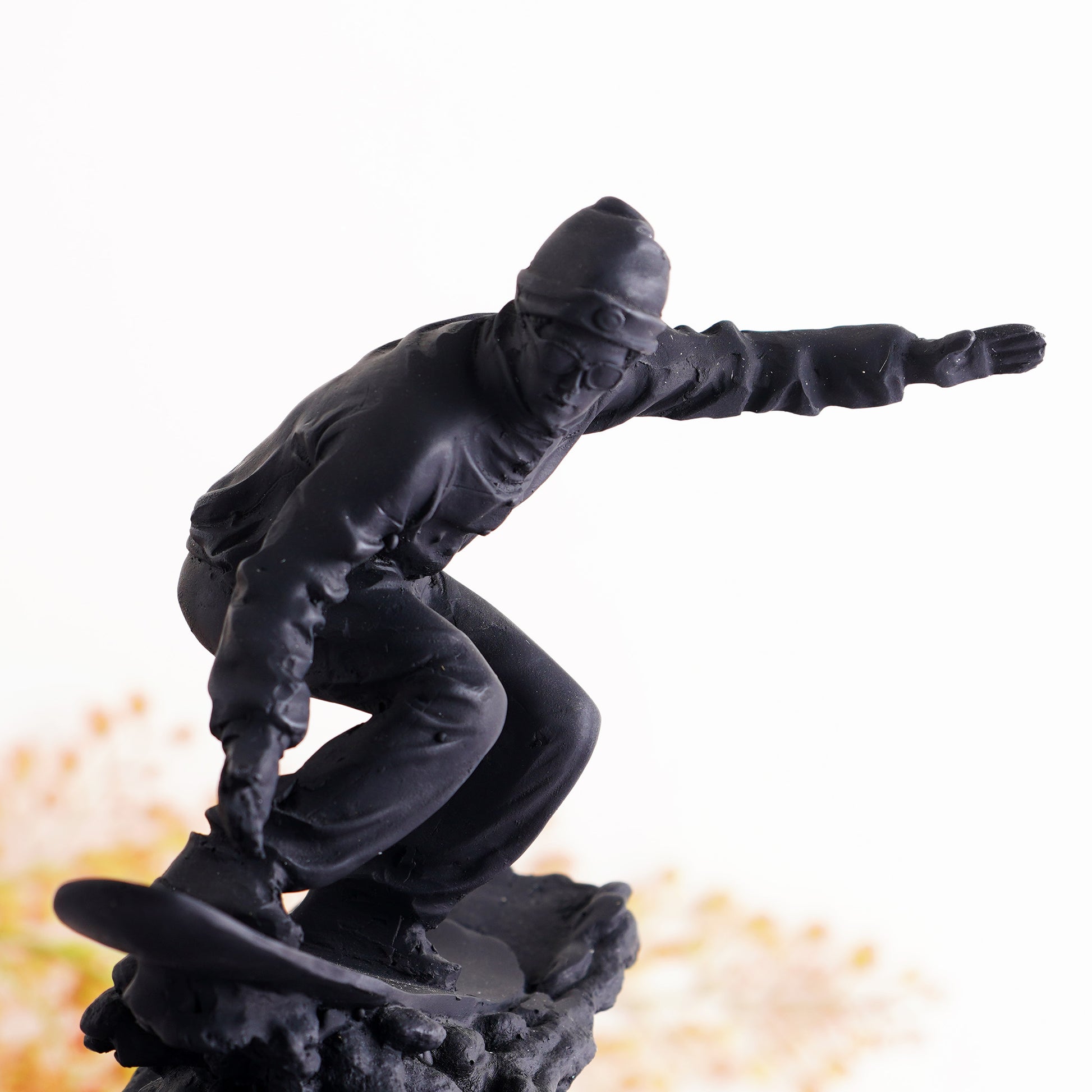 Showpiece Edge of the Wild - Snowboarding Human Figurine