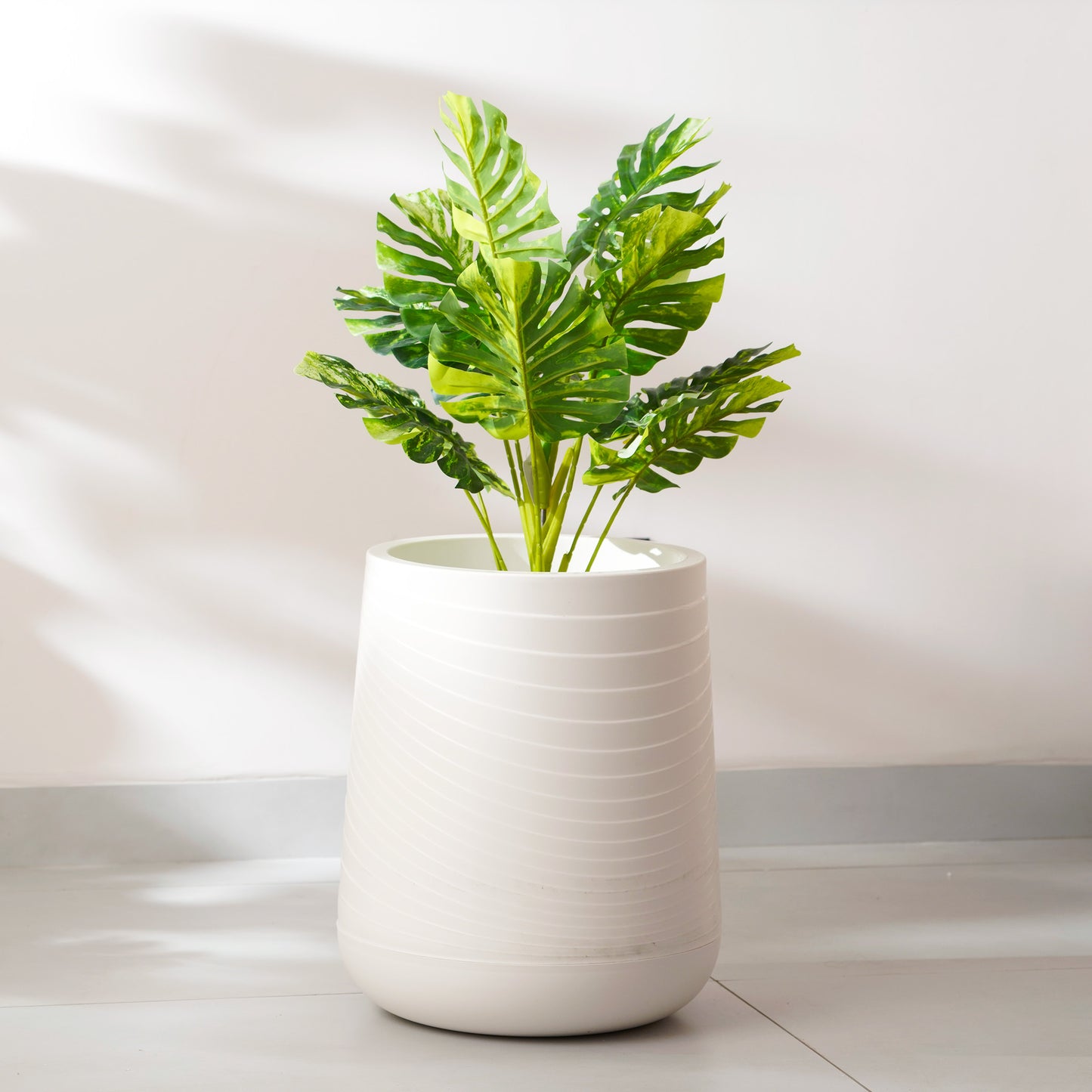 Scalar - White Plant Pot ( 20" x 14")