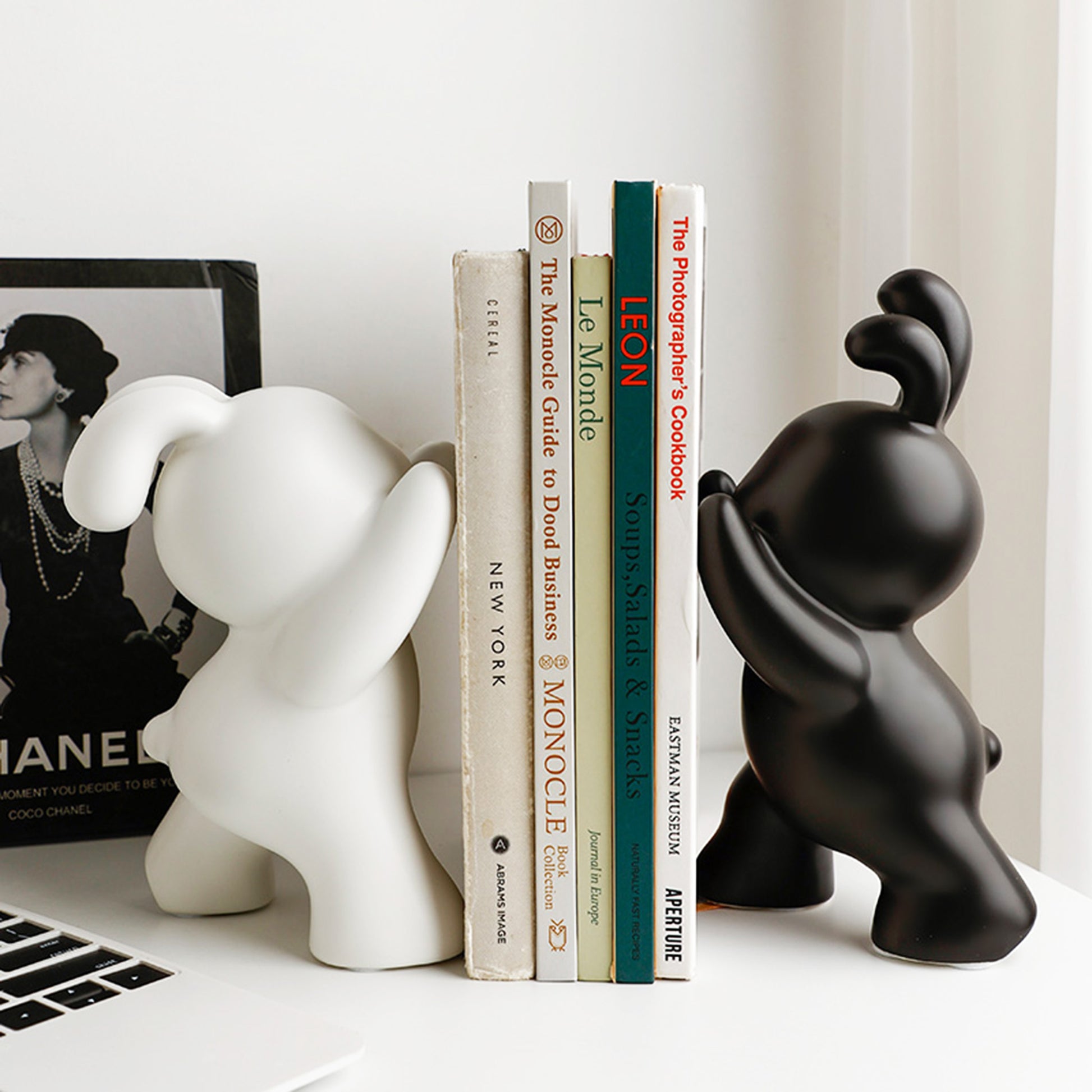Bookend The Spontaneous Coney - Style 2 - Black & White Ceramic Rabbits Bookend (Set of 2)