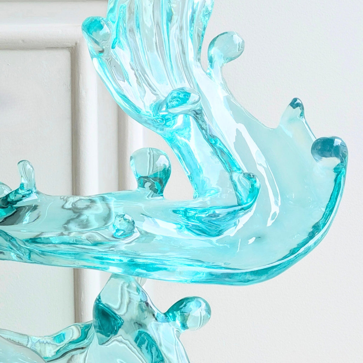 Aqua translucent wave showpiece, upper detail