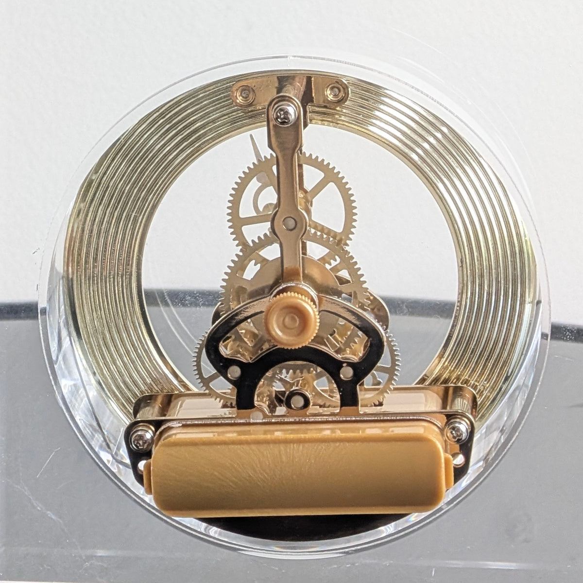 Chronos crystal and metal table clock with Roman numerals and gold-tone gear detailing for luxury study desks and consoles, view 7