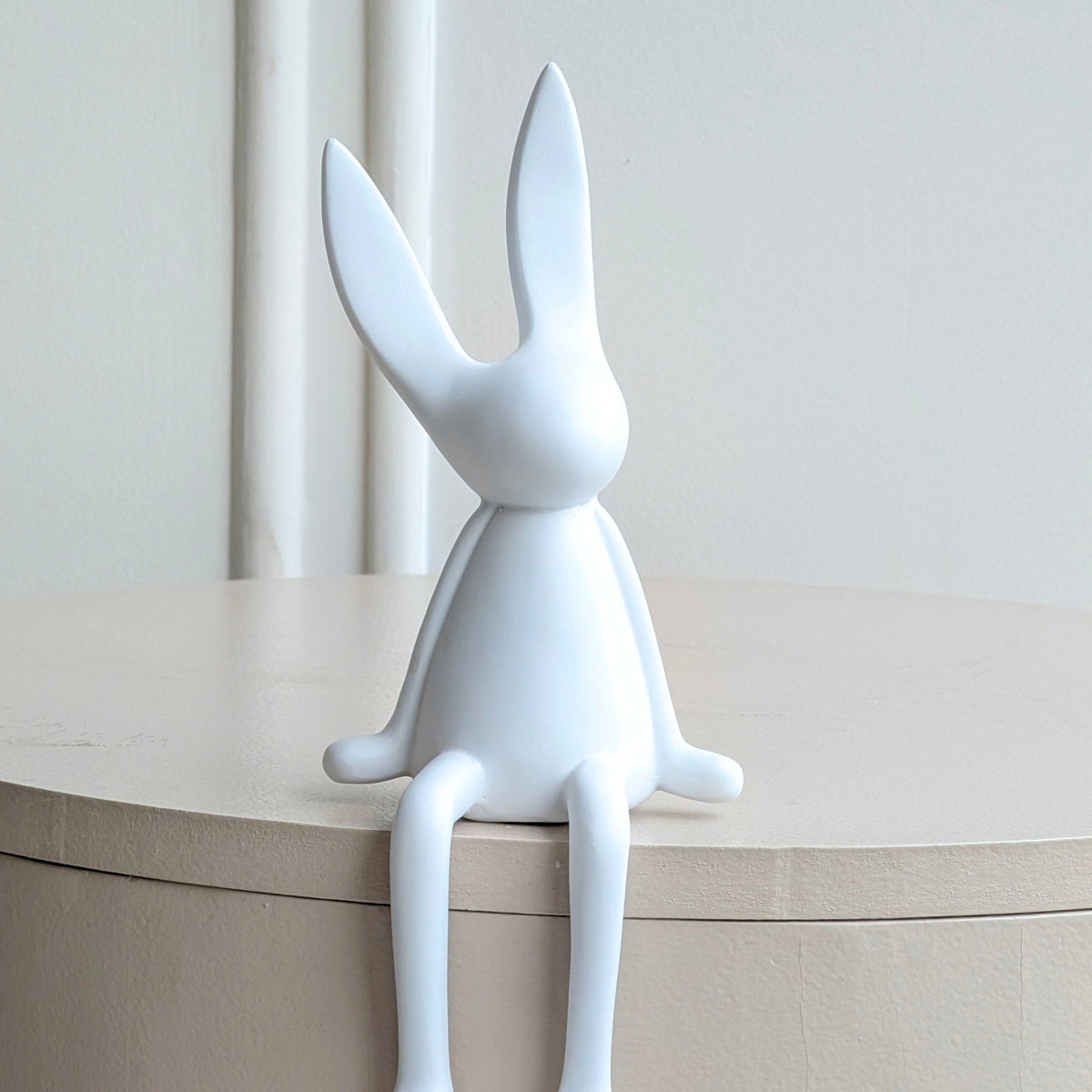 Meadow white resin rabbit showpiece with minimalist sculptural form