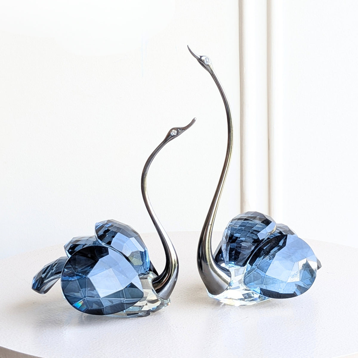 Soulmates crystal swan showpieces front product view