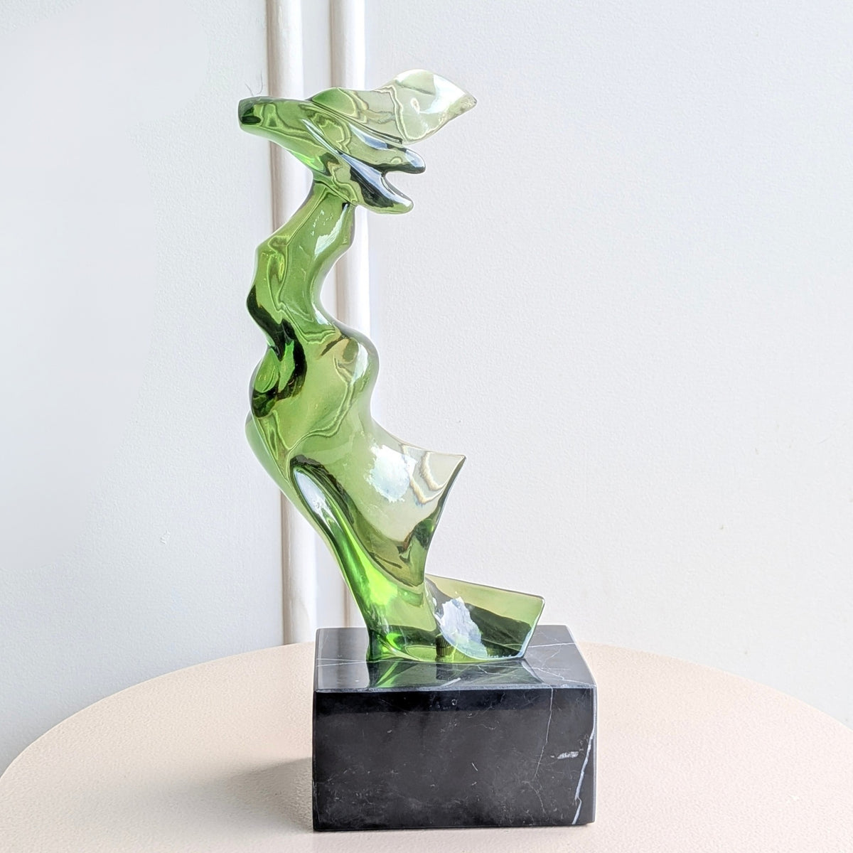 Marea green resin and marble abstract showpiece front view