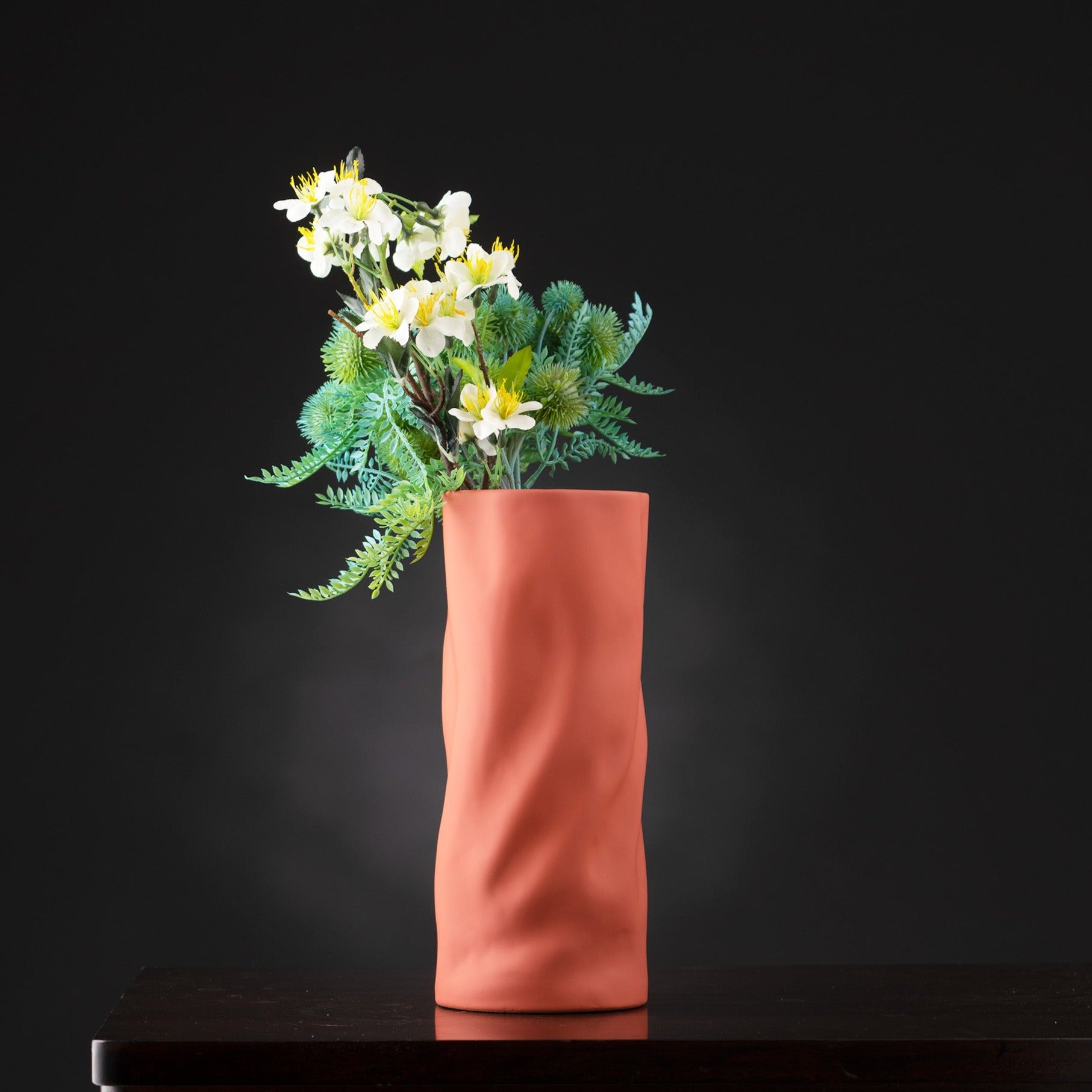 Table Vase The Bouquet Of Charm - Ceramic Table Vase