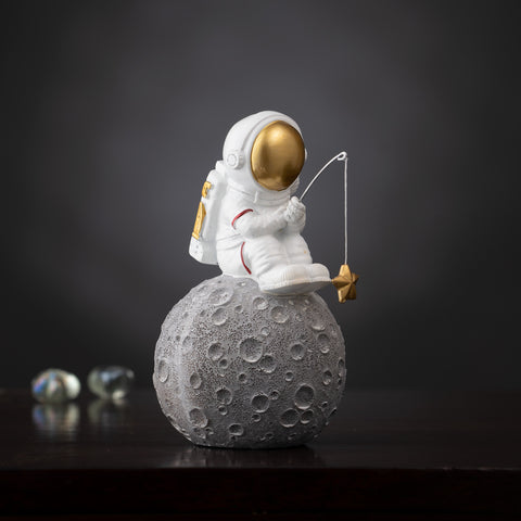 Showpiece The Benevolent Rider of The Space - Astronaut Table Showpiece - Fishing Stars