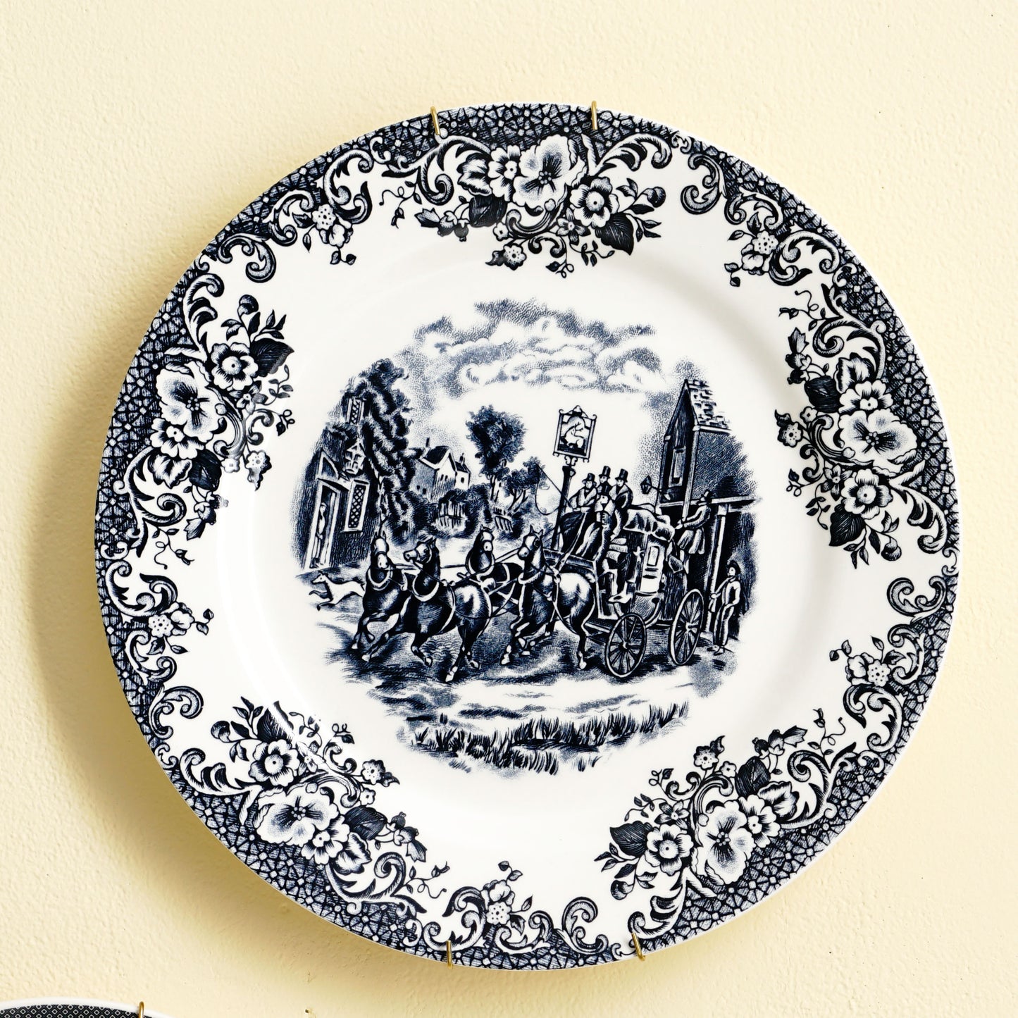 Wall Mounts & Accents The Georgian Era - Porcelain Wall Plates & Accents