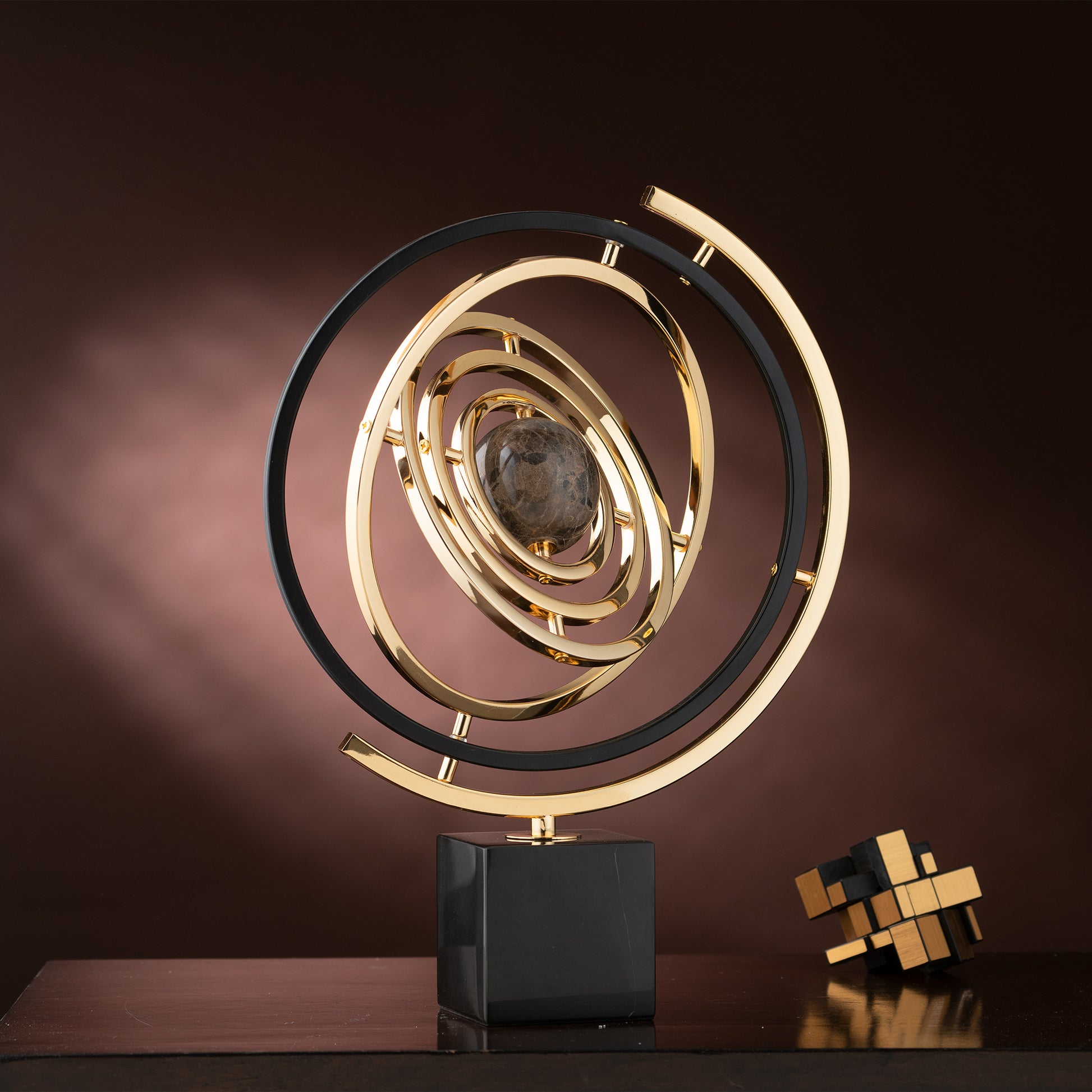 Showpiece Columbus’ Compass - Metal & Marble Table Showpiece
