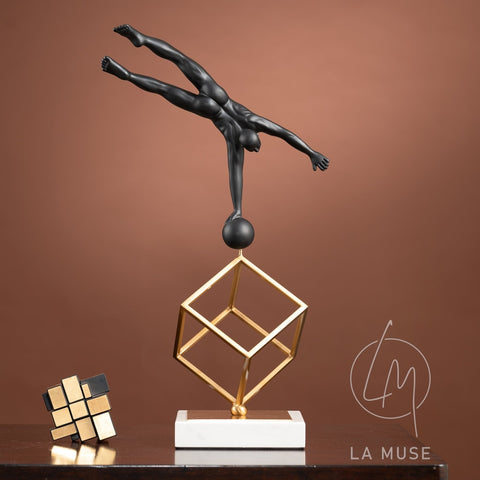 The Art of Balance Table Showpiece - Inverse Handstand